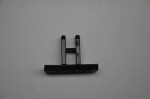 16. Łączka do żaluzji środkowej