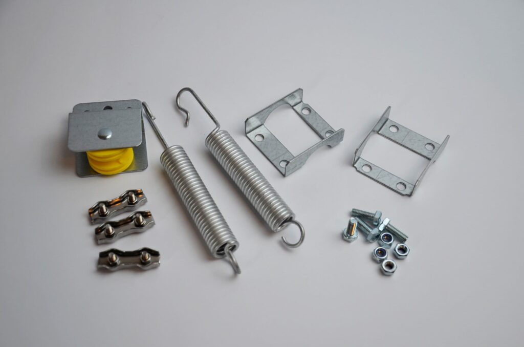 Zestaw do montażu linki anty-grzędowej