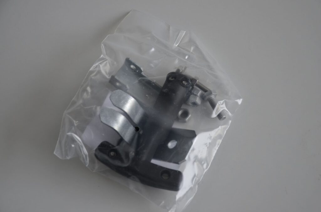 UCHWYT DO ZAMYKANIA POKRYWA SILOSA